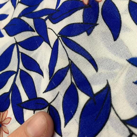 Liz Claiborne Woman Sz 3XL Bright Blue Floral White Semi Sheer Short Slv Blouse - Picture 6 of 9